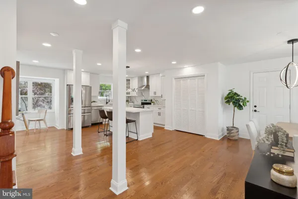 $1,075,000 | 4773 Farndon Court, Fairfax, VA 22032