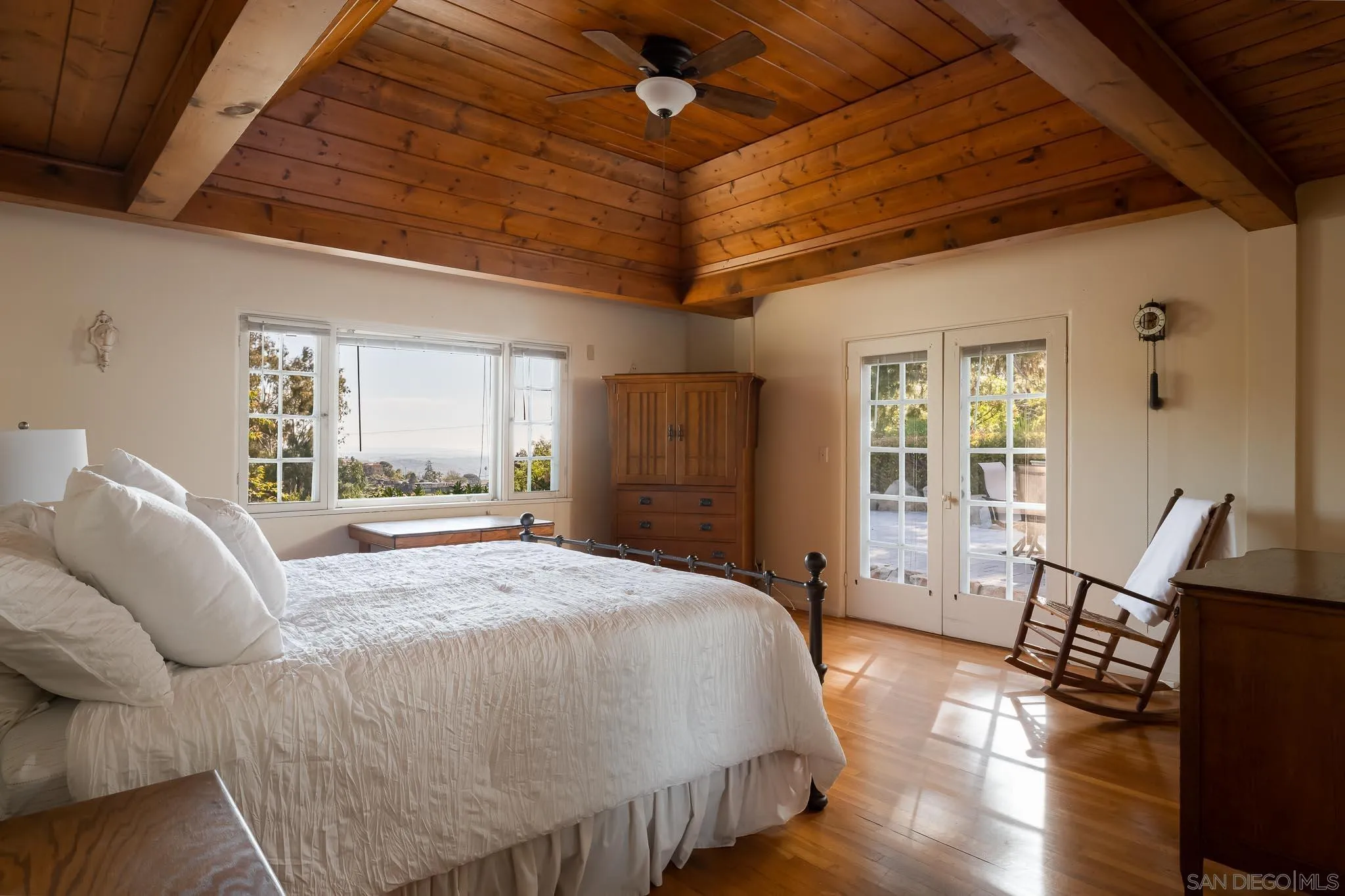 9844 Summit Drive La Mesa, CA 91941 - Photo 31 of 58 a bed sitting in a spacious bedroom next to a window