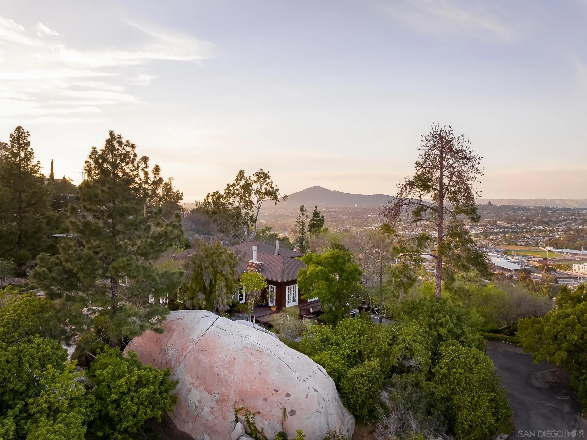 9844 Summit Drive La Mesa, CA 91941 - Photo 8 of 58