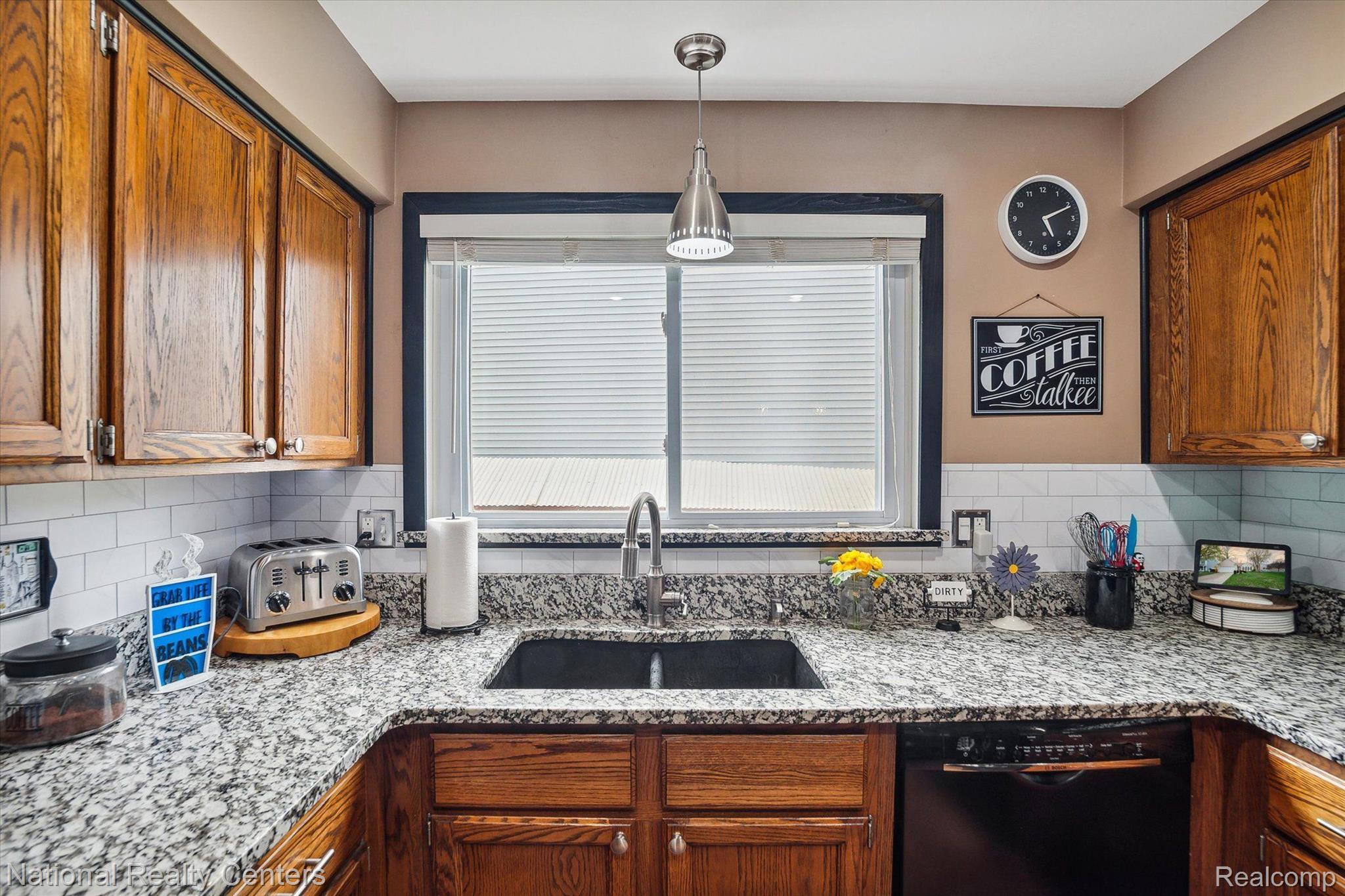 986 Cobblers Road Waterford, MI 48327 - Photo 14 of 40