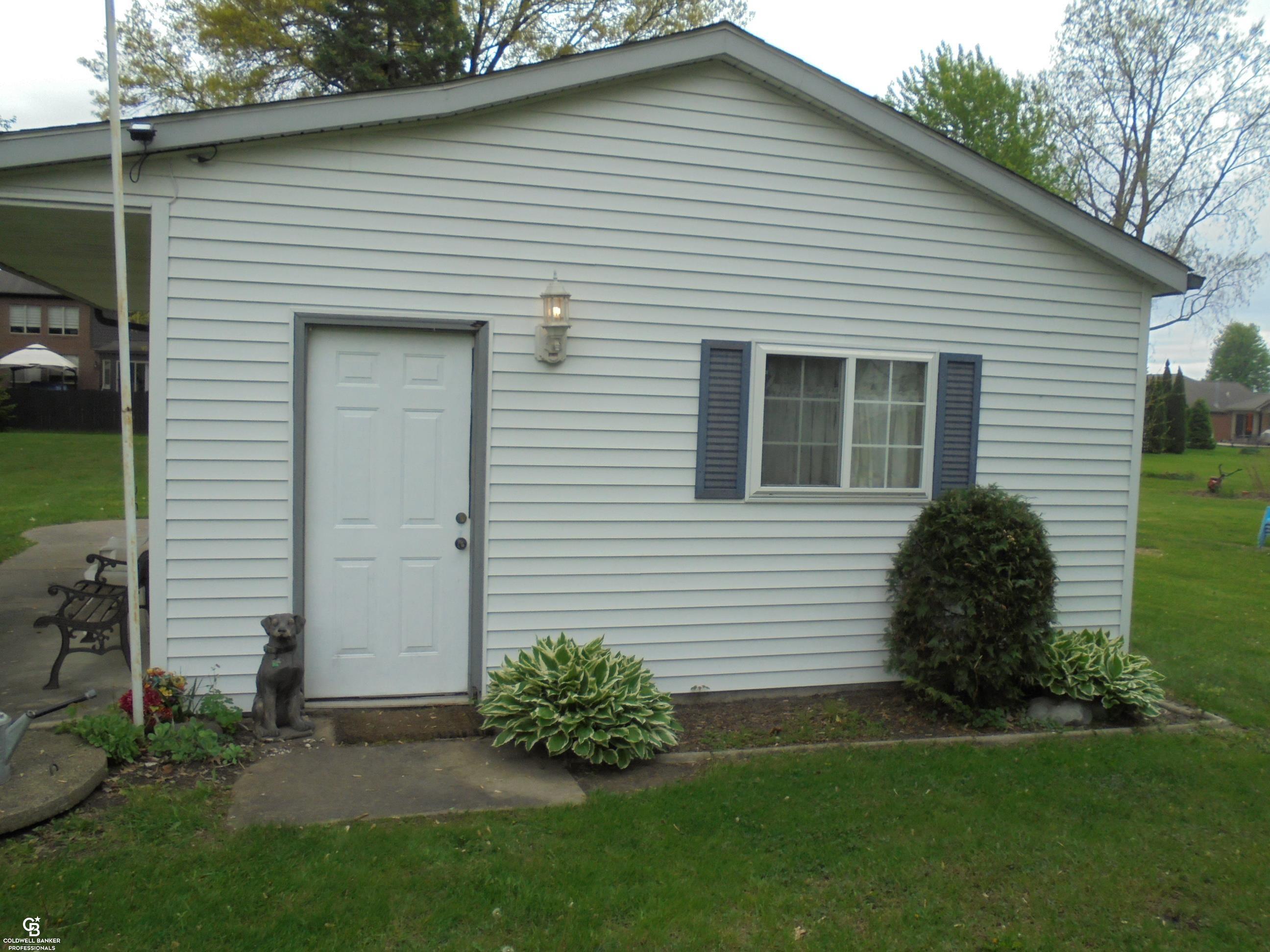 18138 22 Mile Road Macomb, MI 48044 - Photo 8 of 41