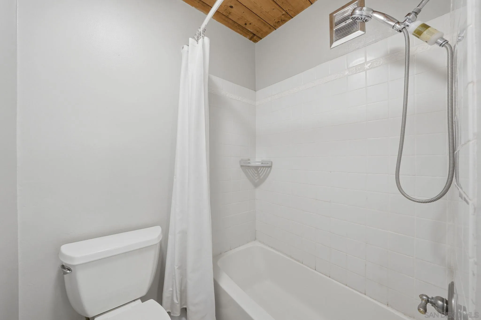 11819 Johnson Lake Road Lakeside, CA 92040 - Photo 15 of 37