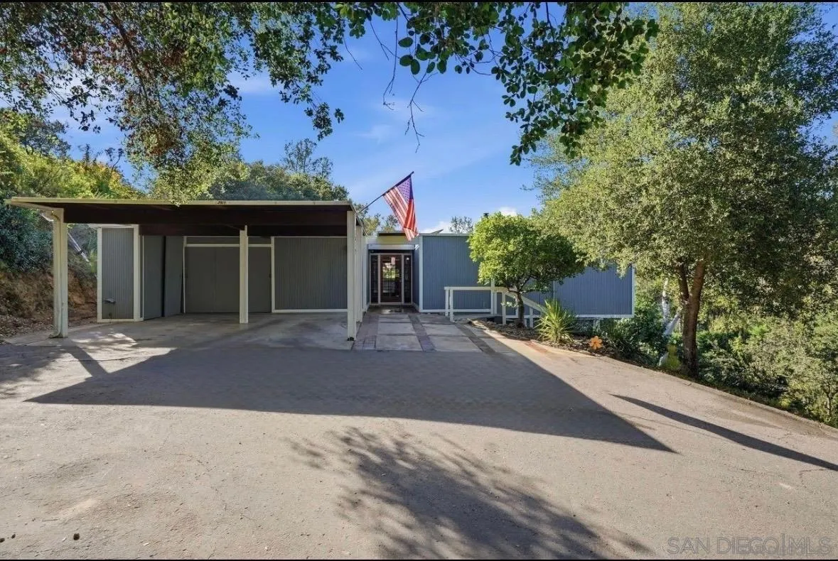 11819 Johnson Lake Road Lakeside, CA 92040 - Photo 2 of 37