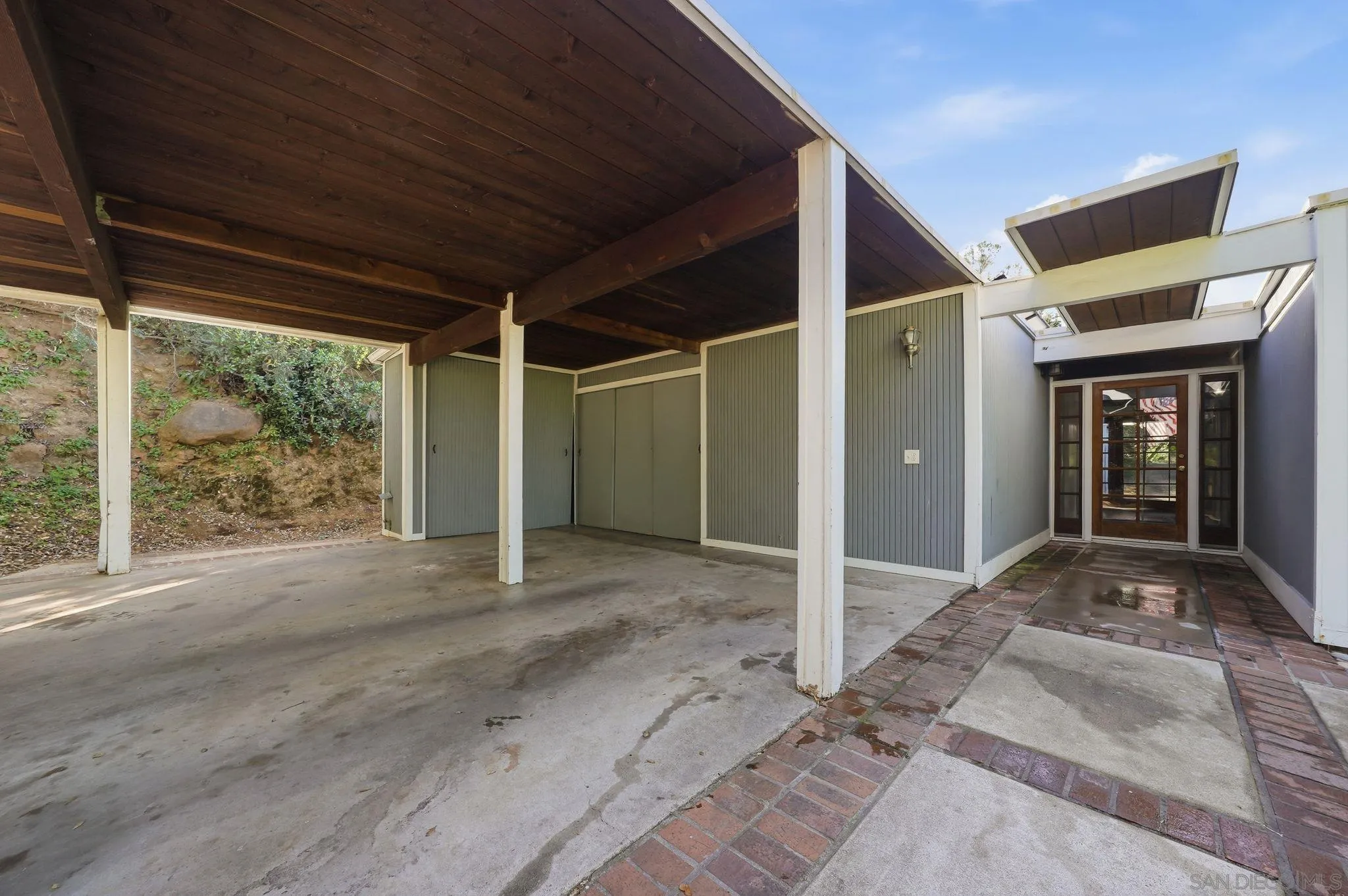 11819 Johnson Lake Road Lakeside, CA 92040 - Photo 3 of 37