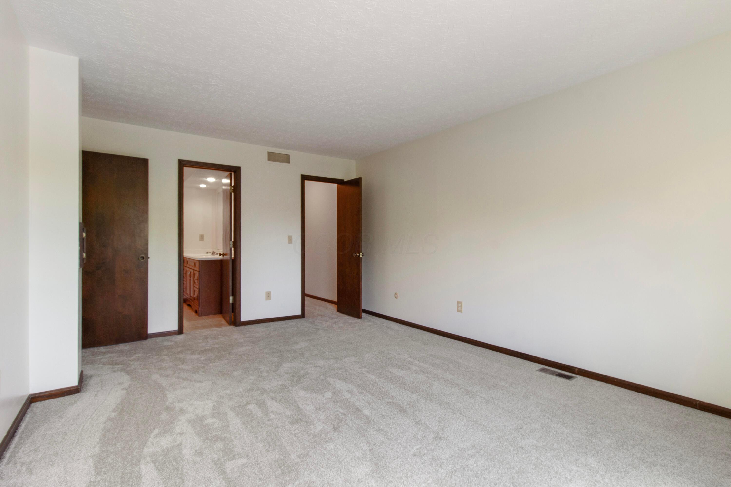 2128 Stowbridge Road Dublin, OH 43016 - Photo 38 of 81 Owners Suite