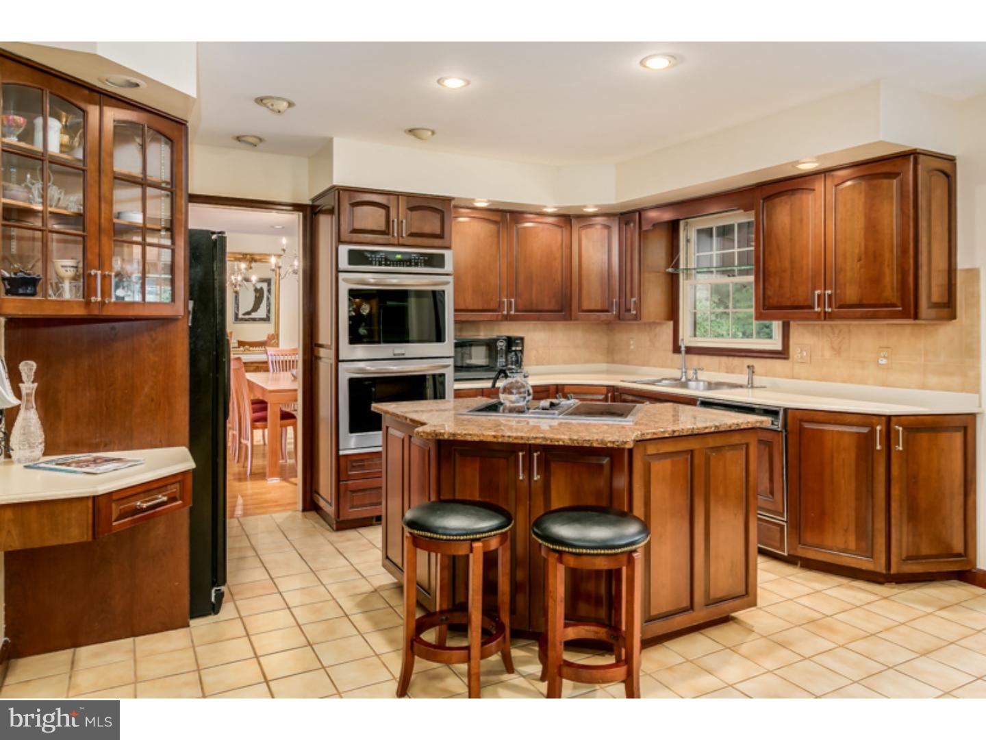 565 Sentinel Road Moorestown, NJ 08057 - Photo 8 of 25