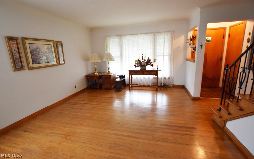 4127 Lowden Road Cleveland, OH 44121 - Photo 3 of 17
