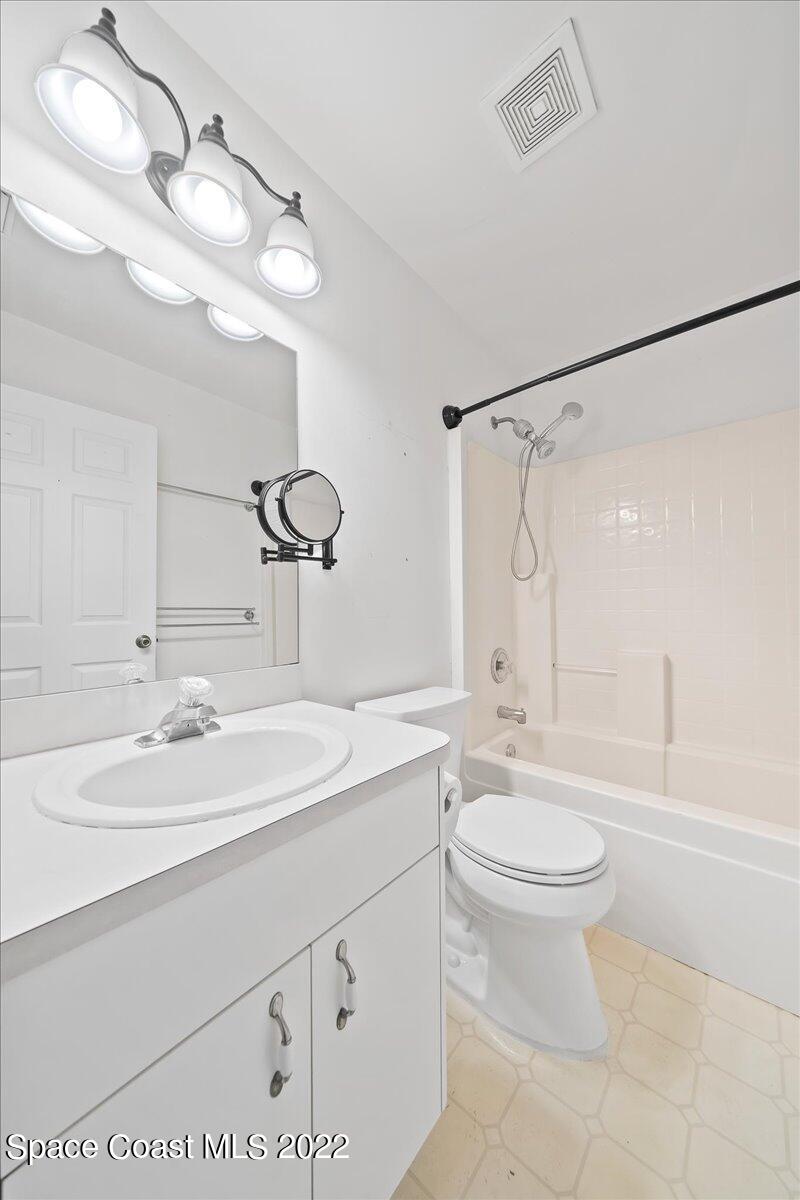 314 Gephart Street Southwest Palm Bay, FL 32908 - Photo 24 of 30 Guest Bath
