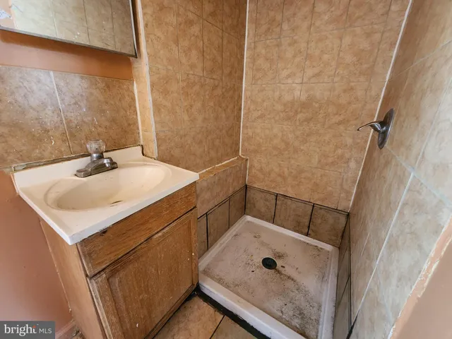 a view of a room with walk in closet