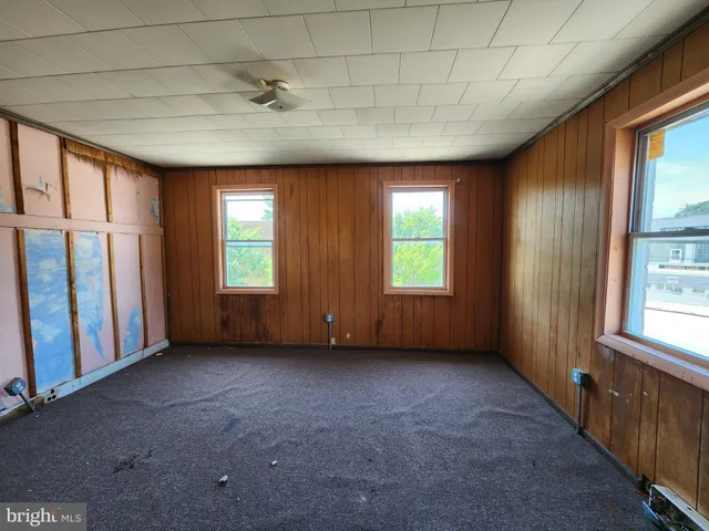 a view of livingroom with hardwood