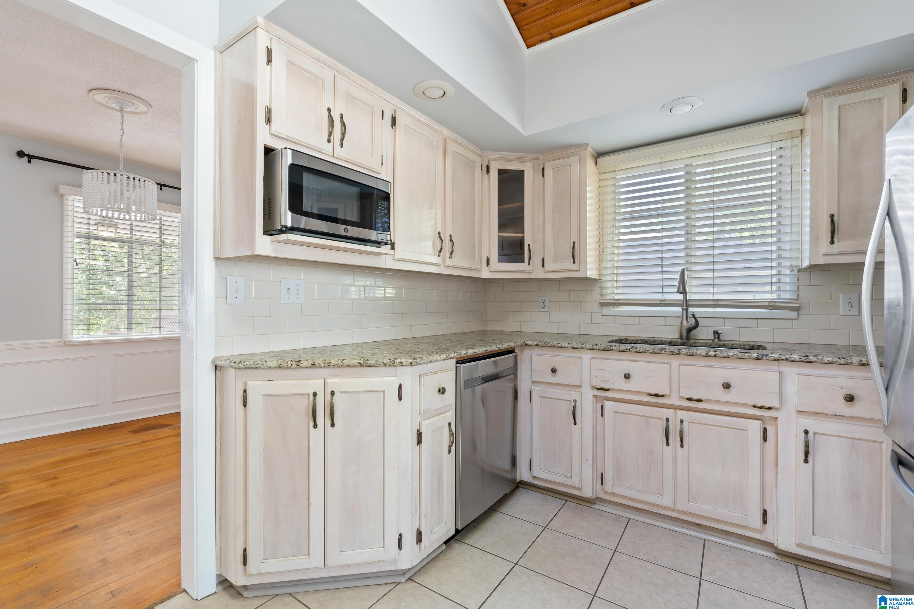 1908 Saulter Road Birmingham, AL 35209 - Photo 14 of 32