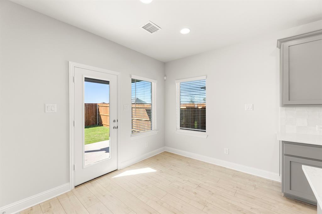 2709 Shiners Street Forney, TX 75126 - Photo 15 of 39 breakfast