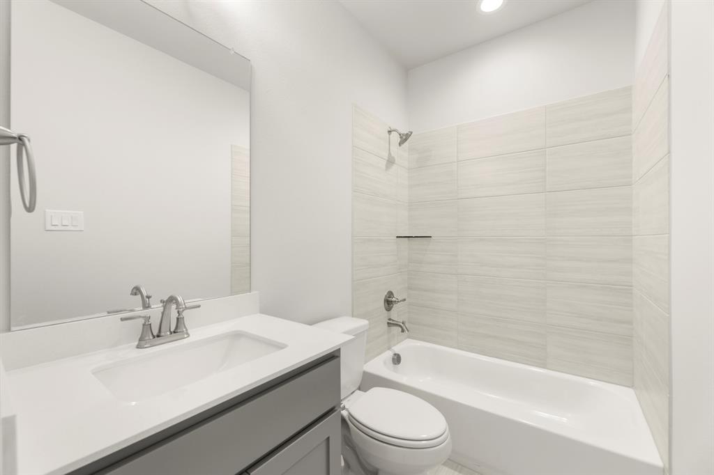 2709 Shiners Street Forney, TX 75126 - Photo 25 of 39 bathroom