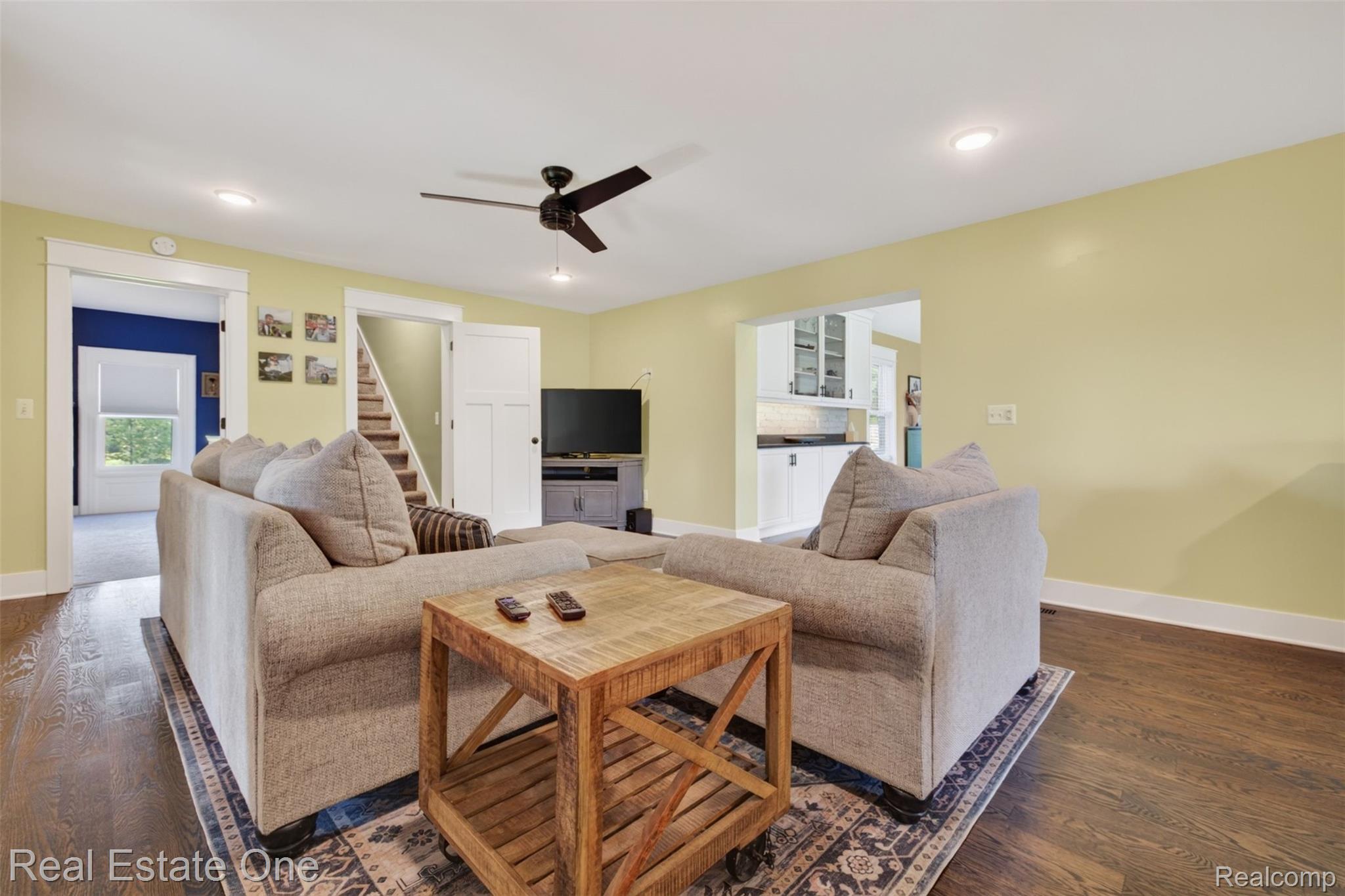 2355 South Sashabaw Road Ortonville, MI 48462 - Photo 5 of 57 4) Living Room.jpg