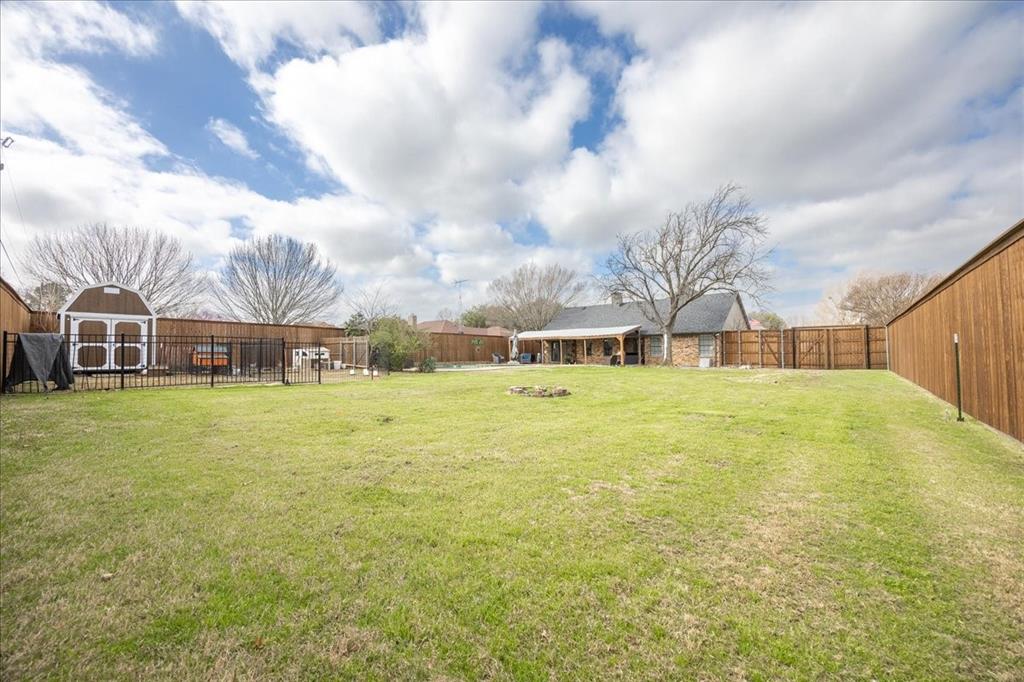 1301 North St Charles Avenue Pilot Point, TX 76258 - Photo 32 of 37