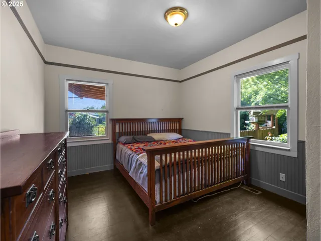 $379,900 | 682 South Settlemier Avenue, Woodburn, OR 97071