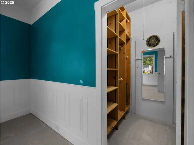 $379,900 | 682 South Settlemier Avenue, Woodburn, OR 97071