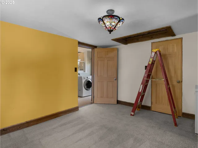 $379,900 | 682 South Settlemier Avenue, Woodburn, OR 97071