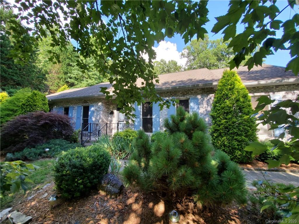 4 Riding Gate Road Hendersonville, NC 28791 - Photo 1 of 30 Gallery Image 1