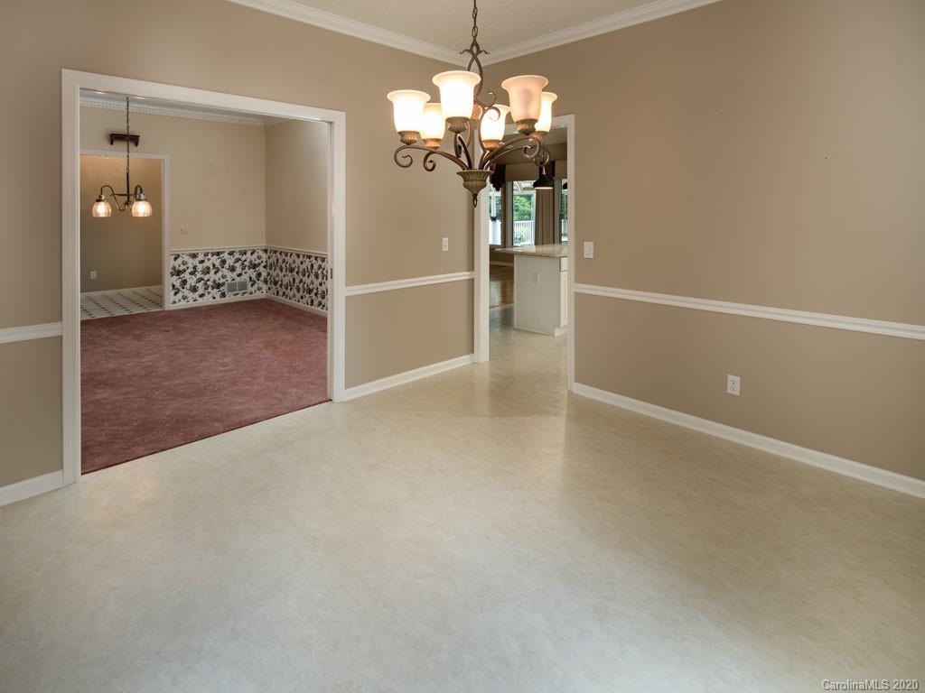 4 Riding Gate Road Hendersonville, NC 28791 - Photo 14 of 30 Gallery Image 14