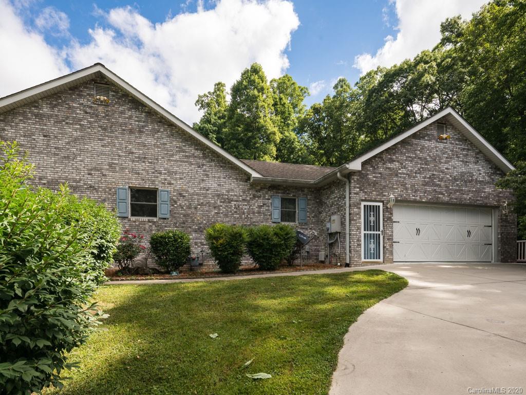 4 Riding Gate Road Hendersonville, NC 28791 - Photo 5 of 30 Gallery Image 5