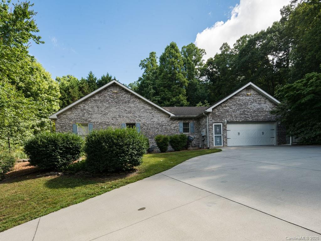 4 Riding Gate Road Hendersonville, NC 28791 - Photo 6 of 30 Gallery Image 6