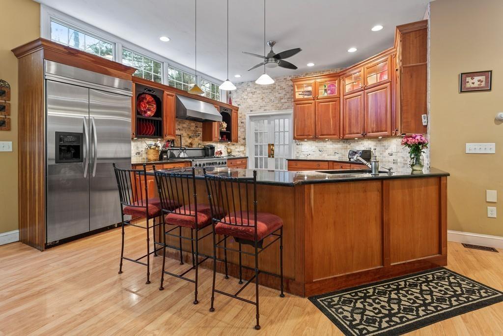 20 Carol Road Mansfield, MA 02048 - Photo 4 of 22 Gallery Image 4