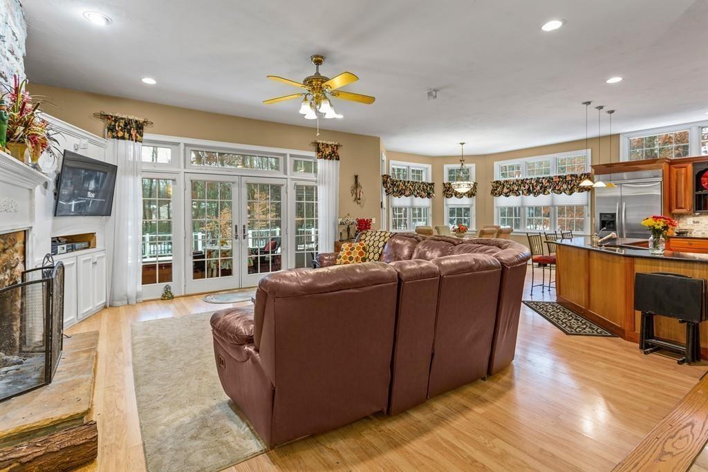 20 Carol Road Mansfield, MA 02048 - Photo 6 of 22 Gallery Image 6