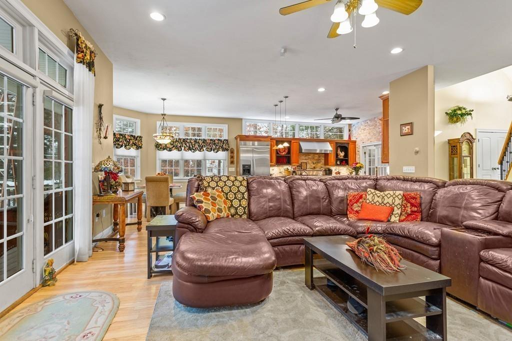 20 Carol Road Mansfield, MA 02048 - Photo 7 of 22 Gallery Image 7
