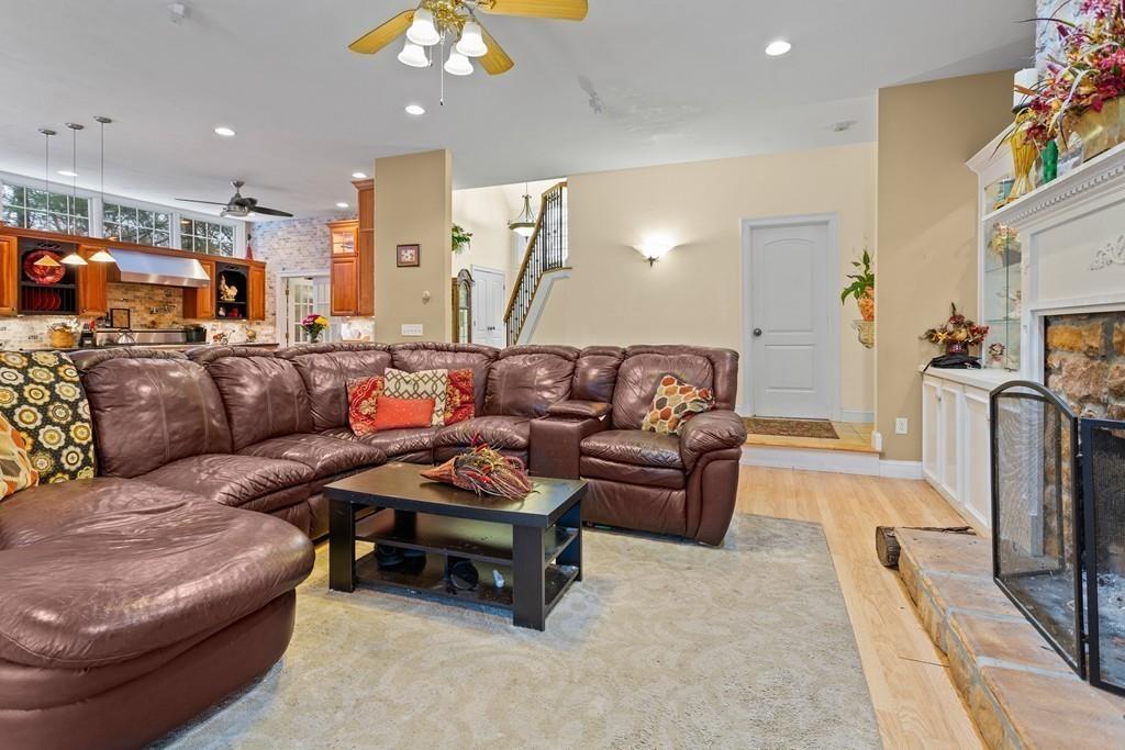 20 Carol Road Mansfield, MA 02048 - Photo 8 of 22 Gallery Image 8