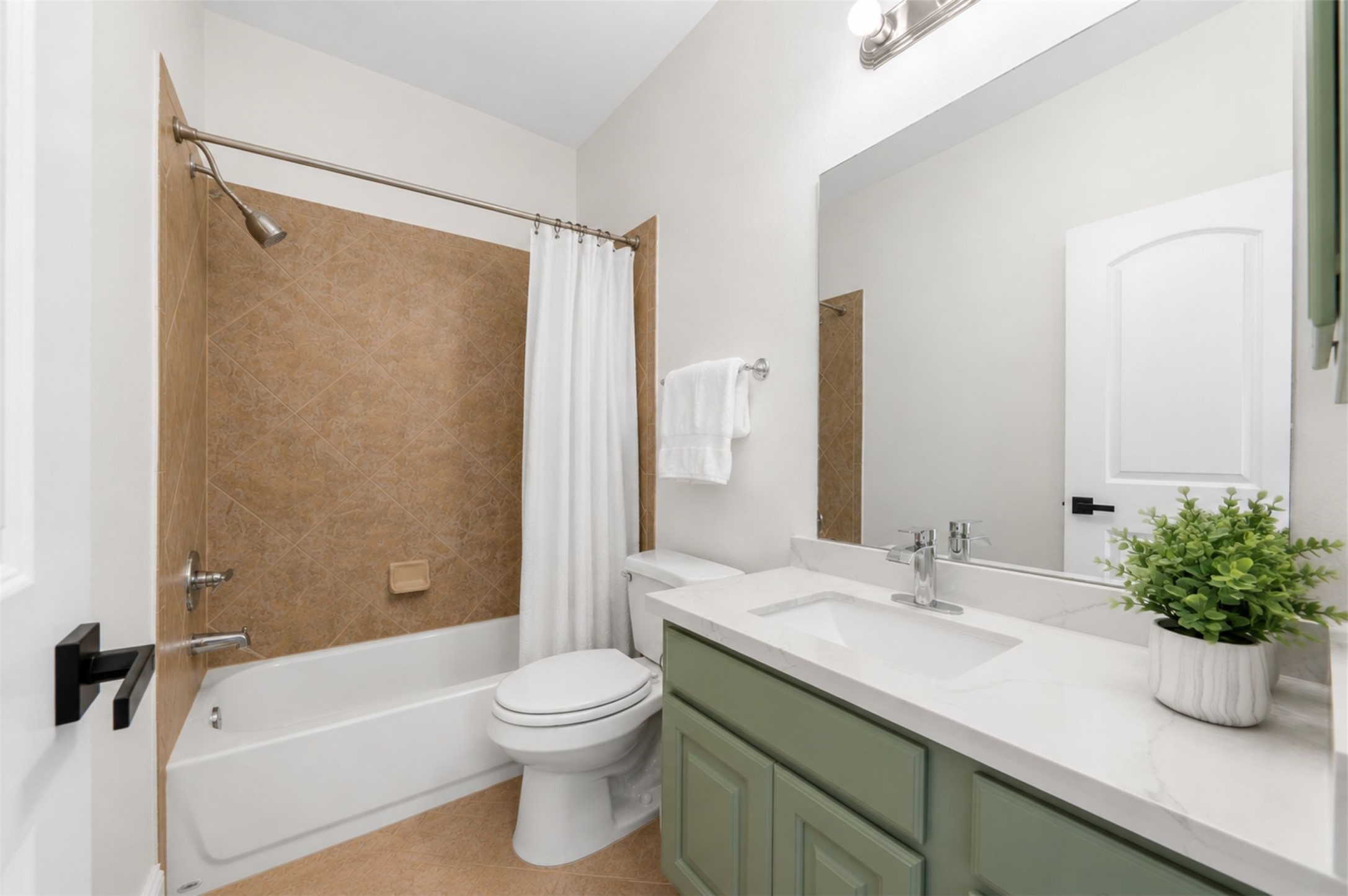 26422 Red Cliff Ridge Katy, TX 77494 - Photo 19 of 40 1st floor Guest bath