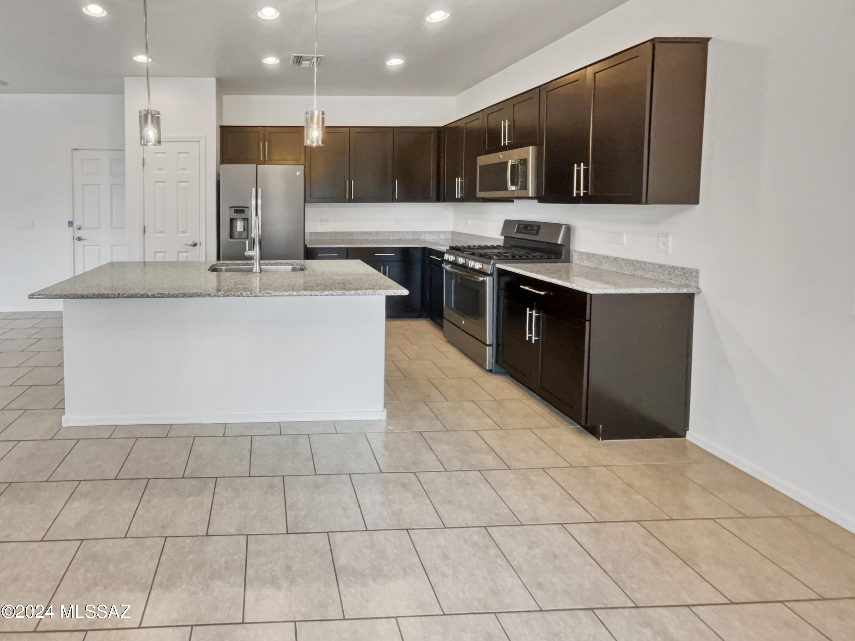 6730 Neptune Cove Road Tucson, AZ 85756 - Photo 12 of 20