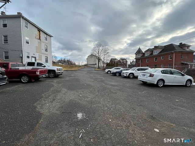 $2,600 | 2 Broad Street, Unit 2E, New Britain, CT 06051