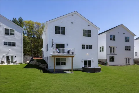 $899,000 | 9 Stoneridge Road, Smithfield, RI 02917
