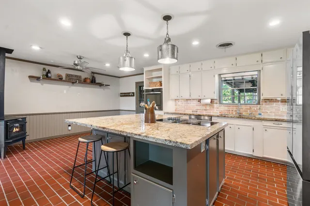 $1,249,000 | 2355 Jackson League Circle, Brenham, TX 77833