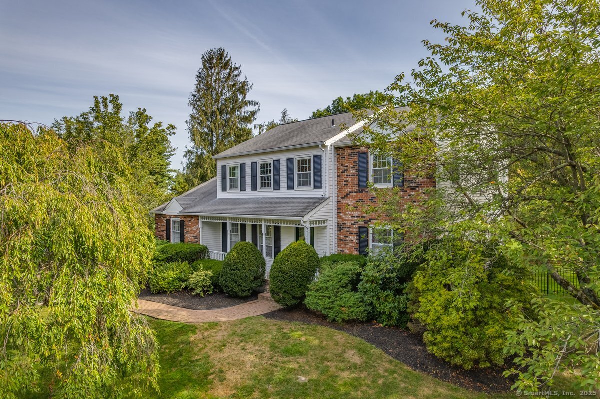 14 Winthrop Road Bethel, CT 06801 - Photo 2 of 37
