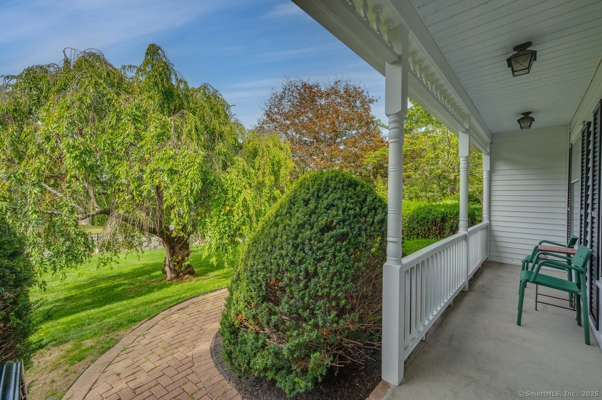 14 Winthrop Road Bethel, CT 06801 - Photo 4 of 37