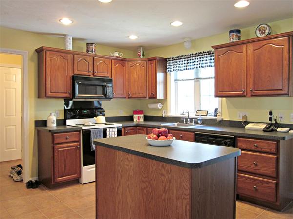 16 Anna Road Franklin, MA 02038 - Photo 4 of 22 Gallery Image 4