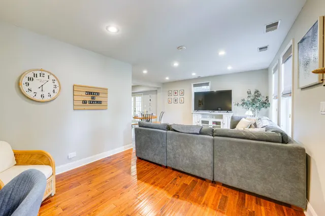 $2,750 | 1518 Riverside Avenue, St. Charles, IL 60174