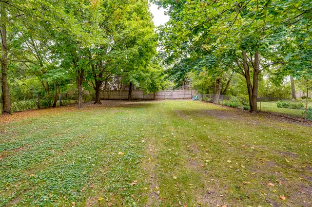 $2,750 | 1518 Riverside Avenue, St. Charles, IL 60174