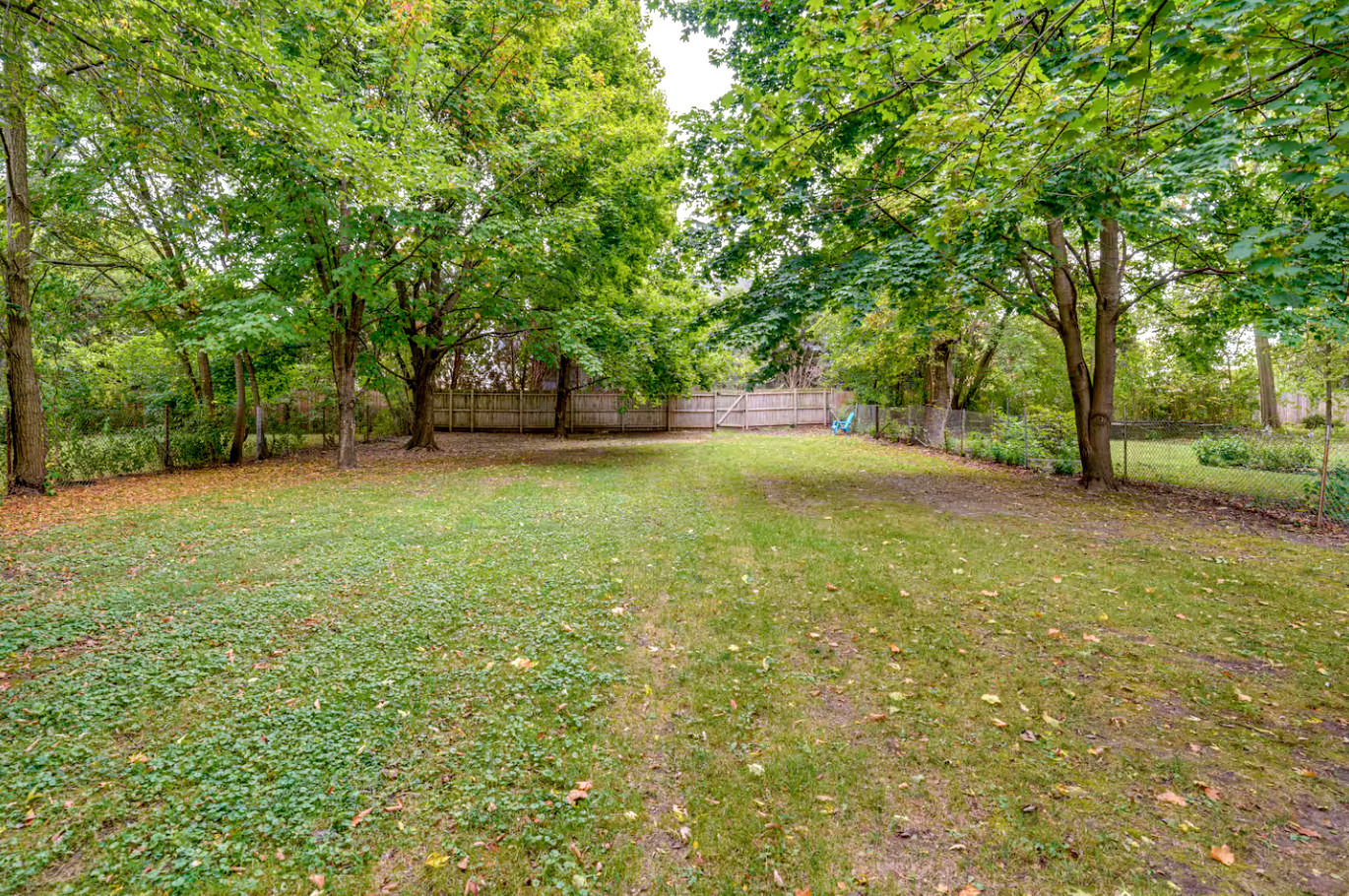 1518 Riverside Avenue St. Charles, IL 60174 - Photo 29 of 32 a view of a yard with a trees