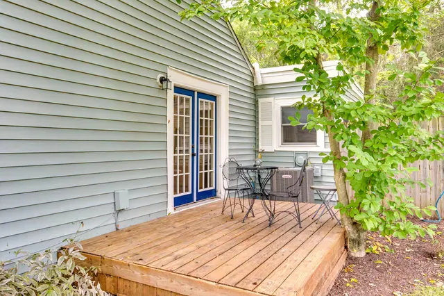 $2,750 | 1518 Riverside Avenue, St. Charles, IL 60174