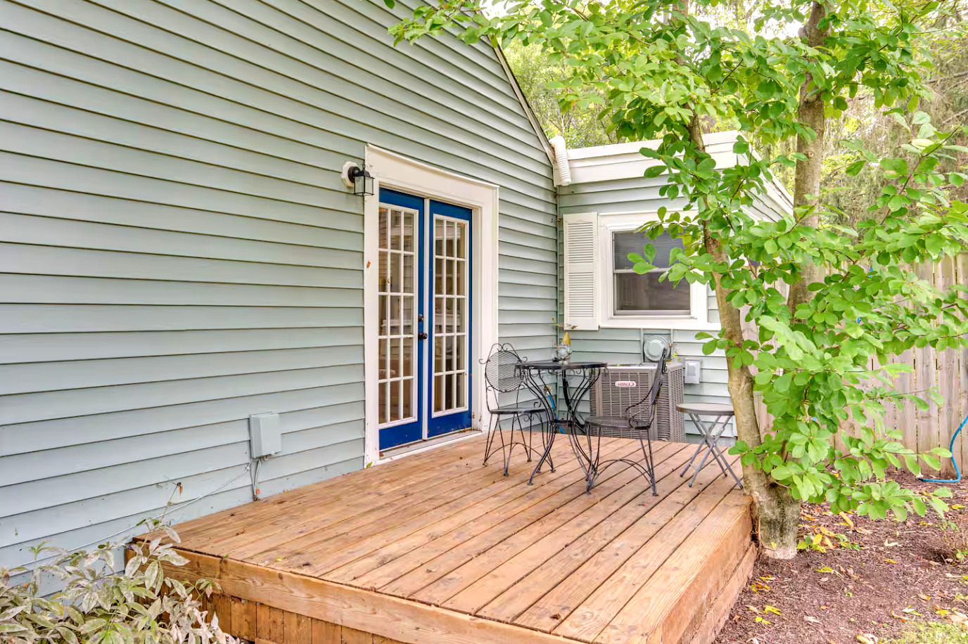 1518 Riverside Avenue St. Charles, IL 60174 - Photo 30 of 32 a outdoor space with a patio