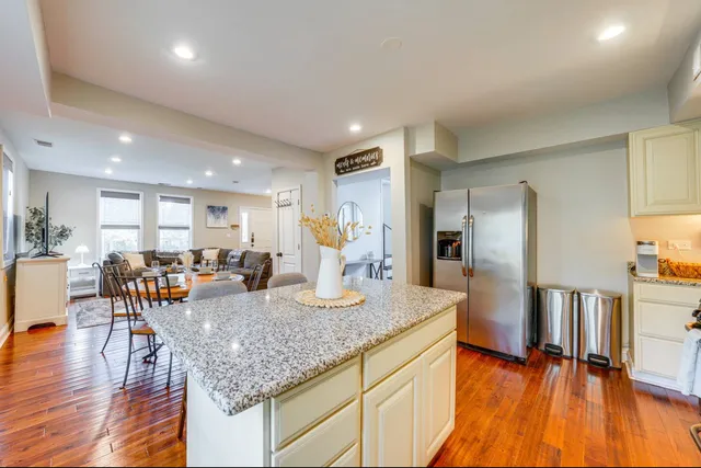 $2,750 | 1518 Riverside Avenue, St. Charles, IL 60174