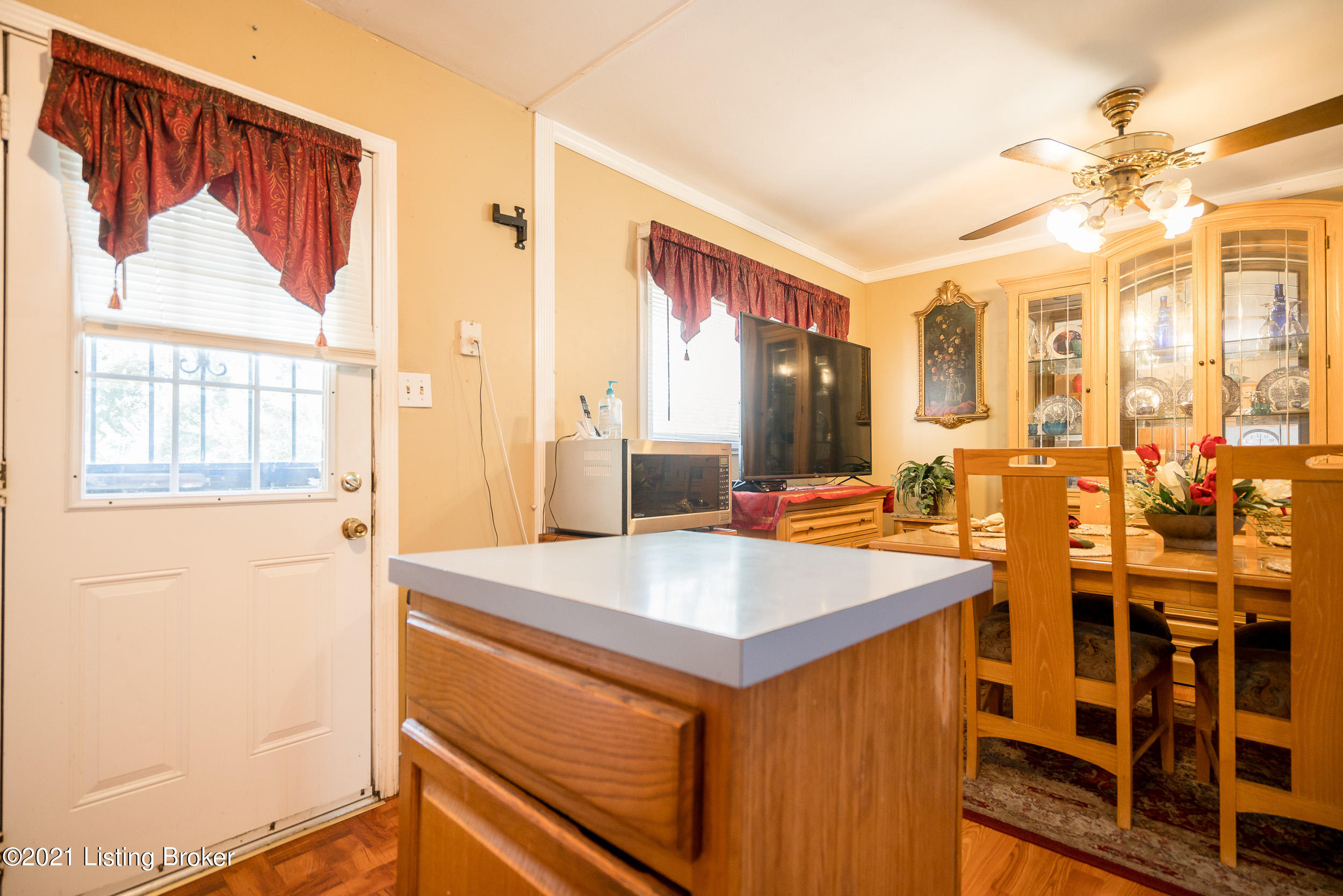 5011 Red Fern Road Louisville, KY 40218 - Photo 13 of 39 5011 Red Fern Rd-24