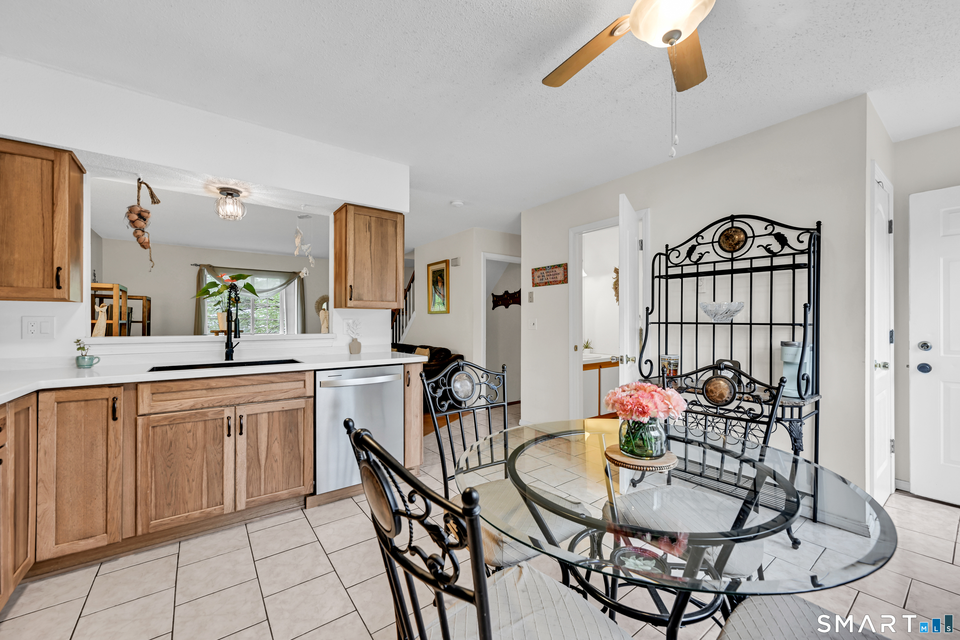 24 Blue Ridge Drive, Unit K10 Waterbury, CT 06704 - Photo 4 of 17