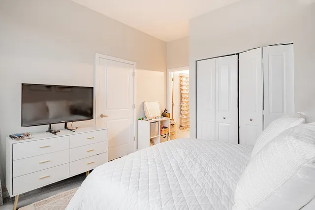 $480,000 | 1228 West Monroe Street, Unit 504, Chicago, IL 60607