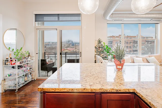 $480,000 | 1228 West Monroe Street, Unit 504, Chicago, IL 60607