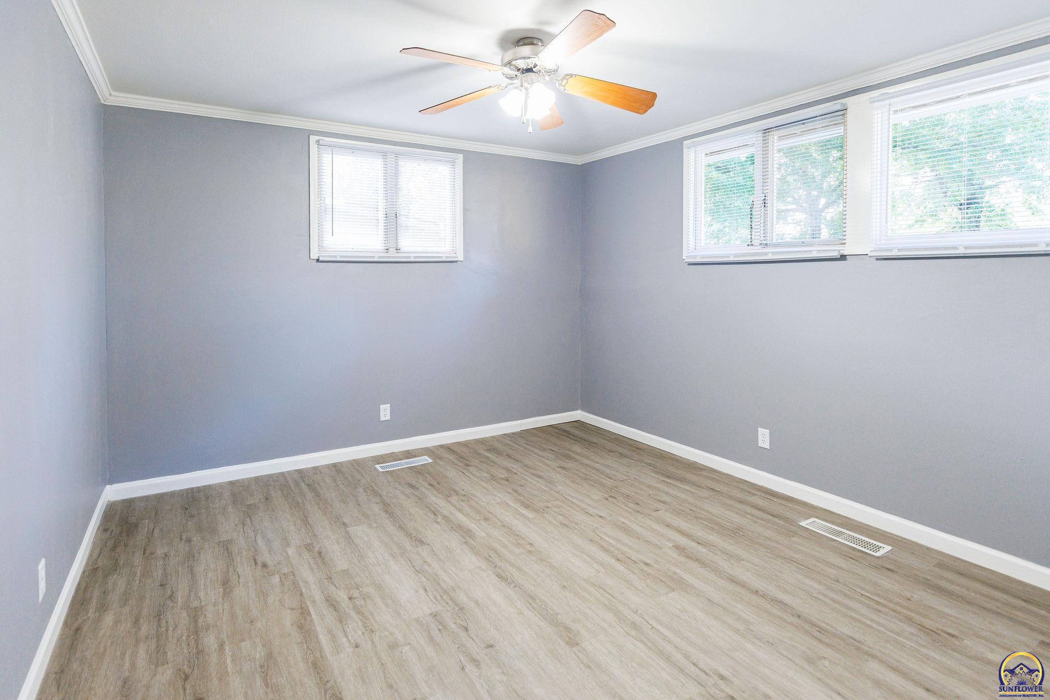 1207 Southwest Clontarf Street Topeka, KS 66611 - Photo 18 of 22