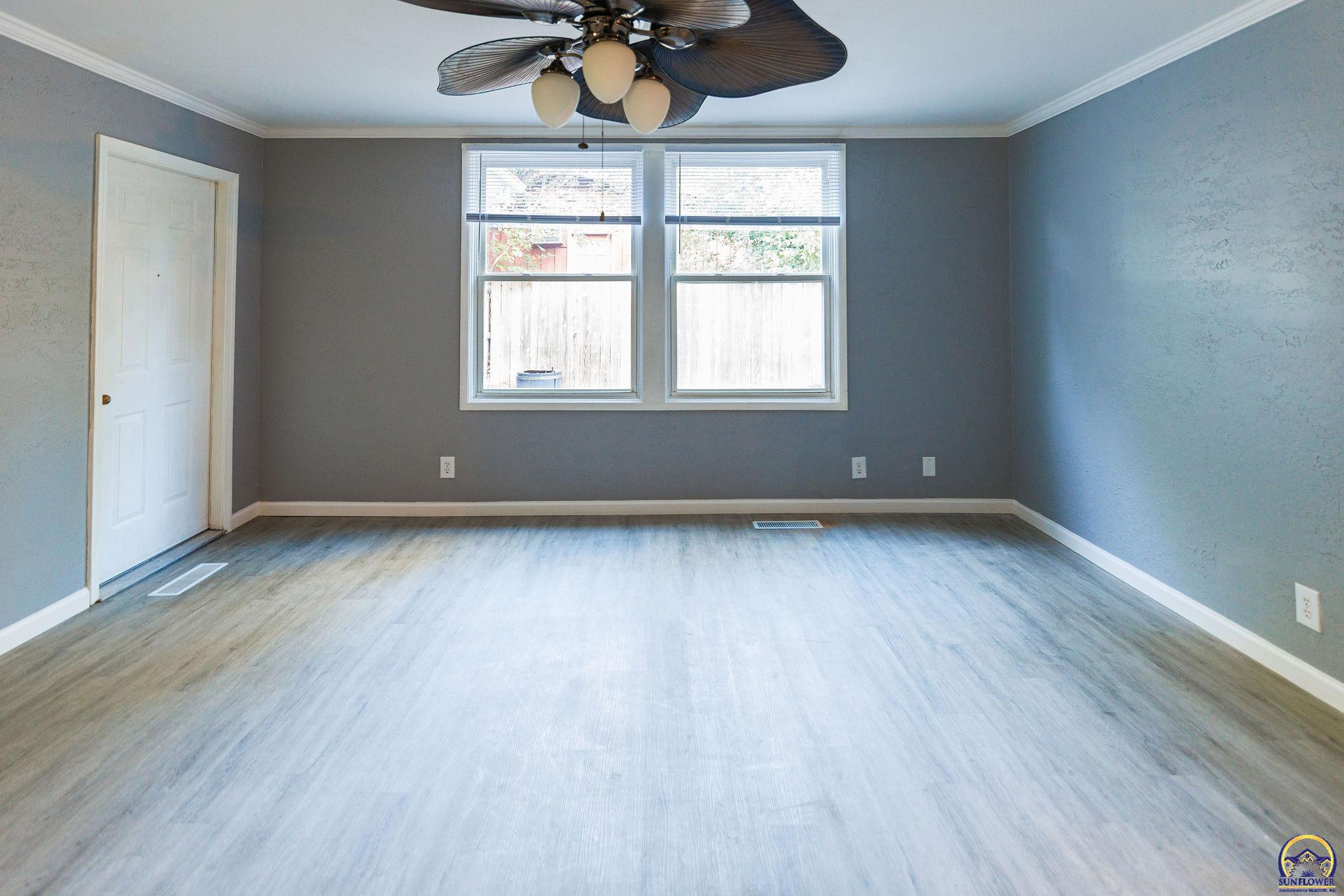 1207 Southwest Clontarf Street Topeka, KS 66611 - Photo 6 of 22